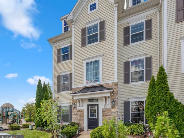 8173 Falls Grove Dr, Manassas, VA 20111