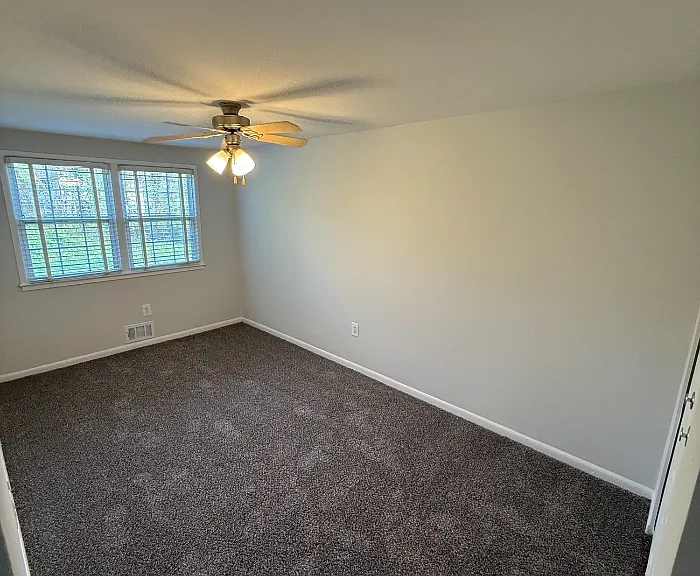 Longview — Photo 139