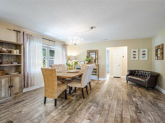 5th image of 1901 Caribbean Dr