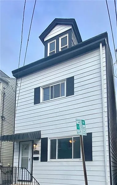 215 Edmond St photo 1