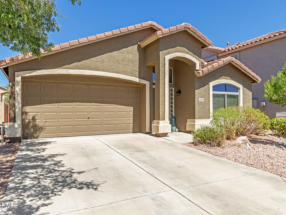 1st image of 1104 E PALOMINO Way