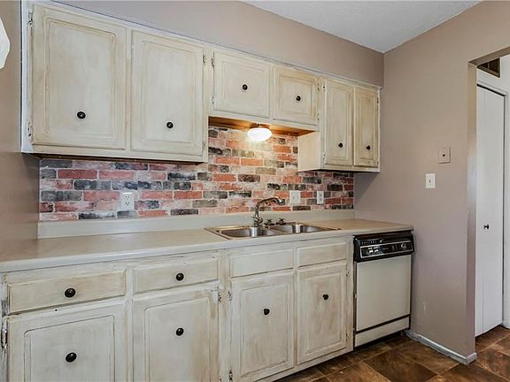 5th image of 913 Gatewood St