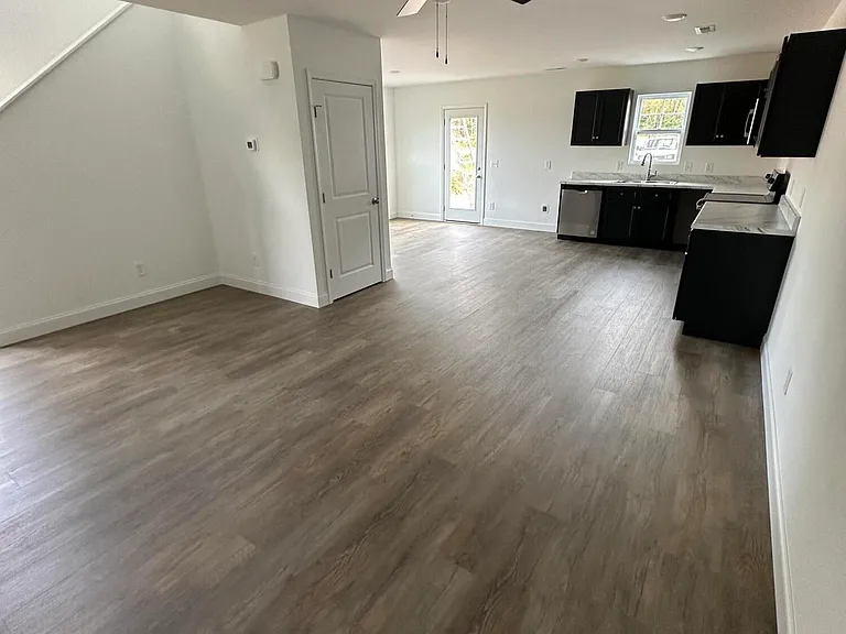 4515 Greenway Ave — Photo 4