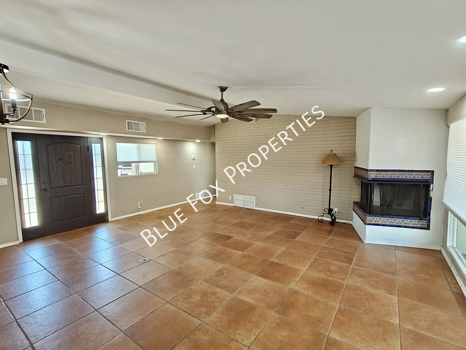 5449 East Holmes Street — Photo 2