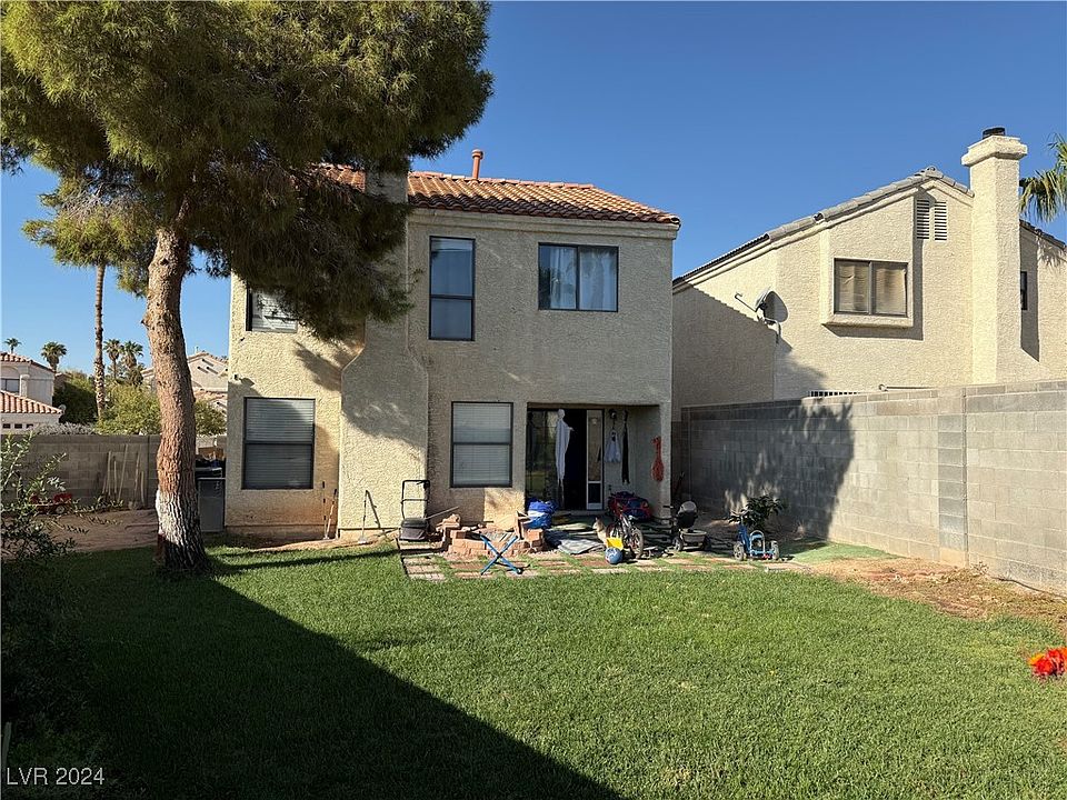 2nd image of 2048 Waverly Cir