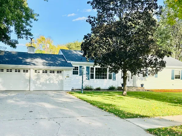 1760 McDonald Dr, Huron, SD 57350