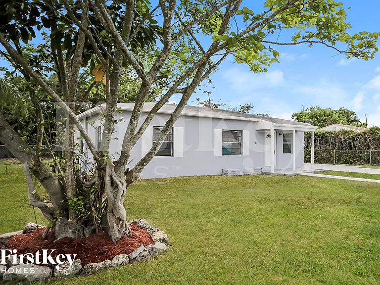 14640 Tyler St — Photo 2