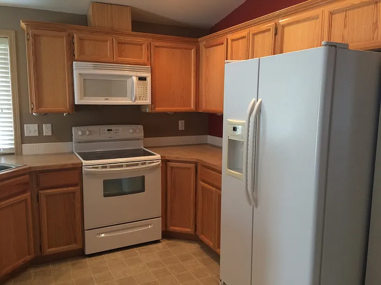1900 Leanne Ave — Photo 7