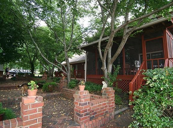 4th image of 2031 Maple Ln