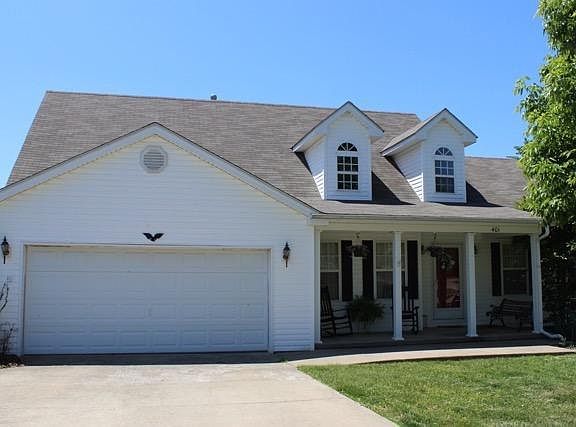 2nd image of 401 Heddington Ct