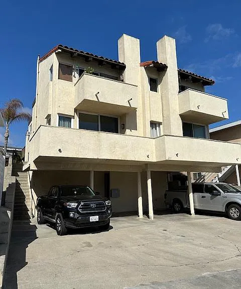 211 S Calle Seville #C — Photo 1