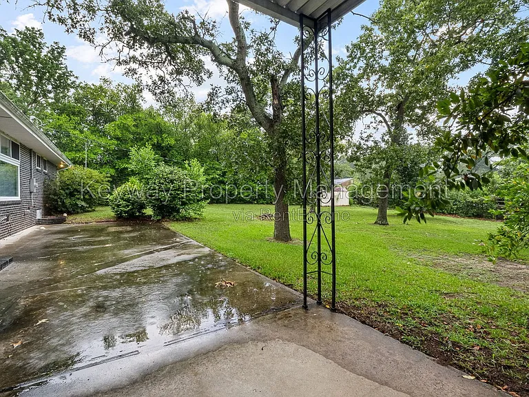 1823 Curtis Dr — Photo 20