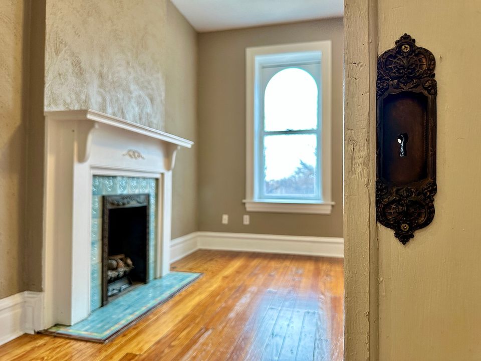 1st image of 2206 S Jefferson Ave #A