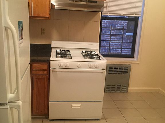 4th image of 8787 171st St APT 3