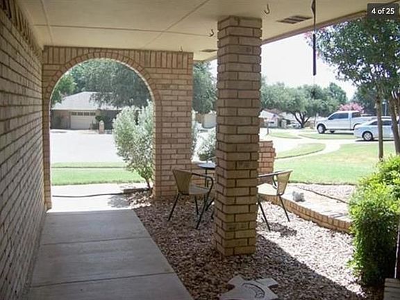 4th image of 2809 Spicebush Ln
