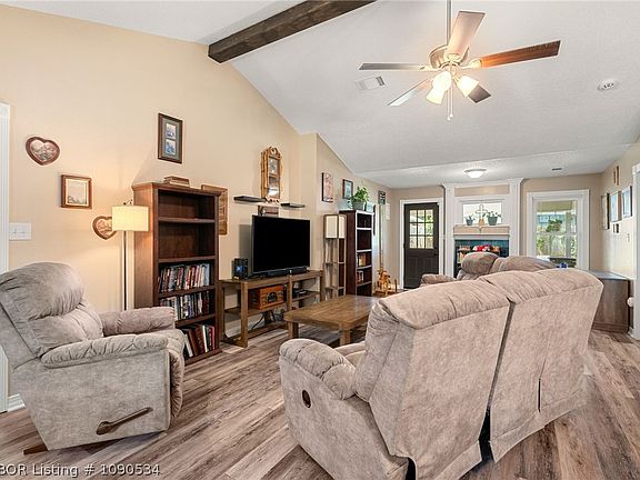 3rd image of 314 Mitzi Ln