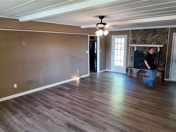 5th image of 2072 Hampton Trl SE