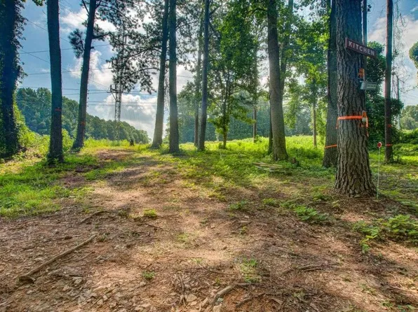 120 Janice Dr SE, Acworth, GA 30102