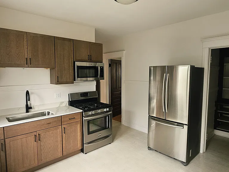 608 S Grove Ave #1 — Photo 5