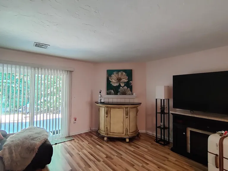 1303 Lagrange St — Photo 32