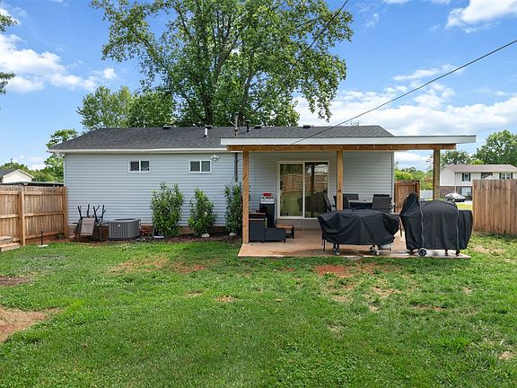 5th image of 227 Countrywood Pl