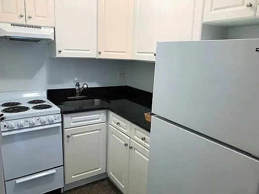 Rented by Joe Gotham LTD | media 18