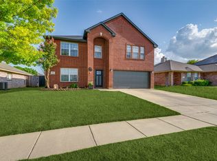 316 Oxford Dr, Roanoke, TX 76262