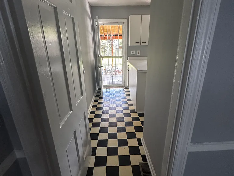 234 Norway St — Photo 12