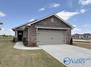 1040 Maplehurst St, Decatur, AL 35603