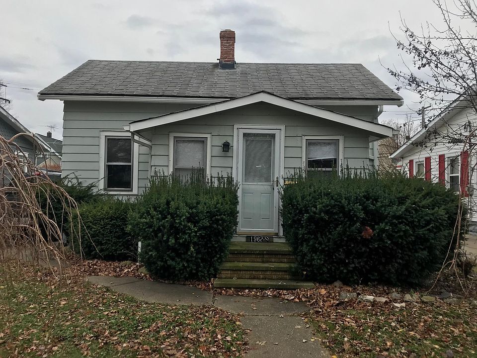 1st image of 19620 Tyronne Ave