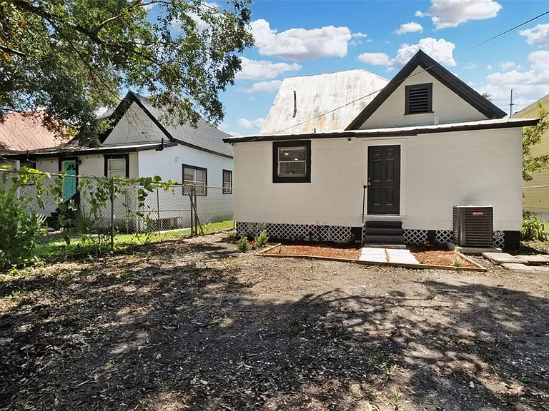2329 W Beach St — Photo 33