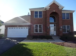 2016 Westover Rd, North Aurora, IL 60542