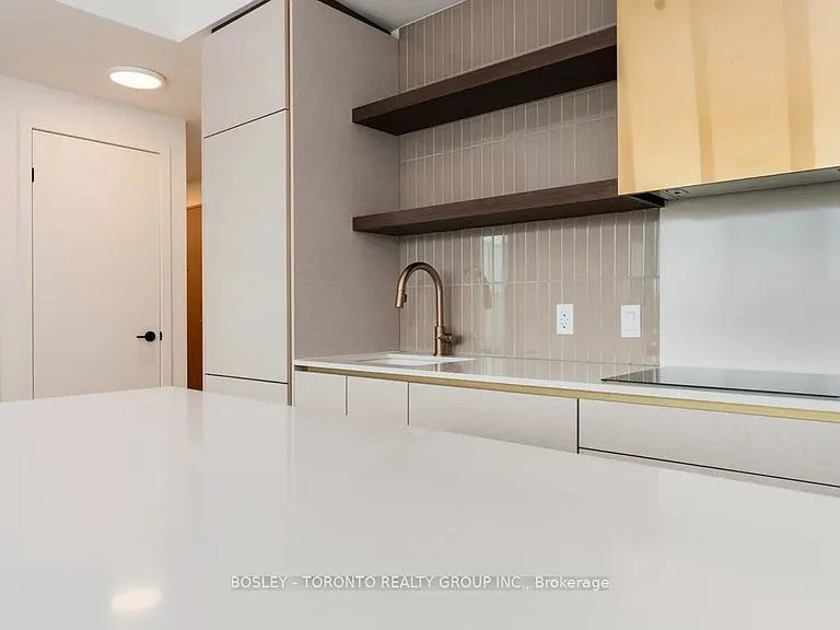 1285 Queen St E #504 — Photo 18