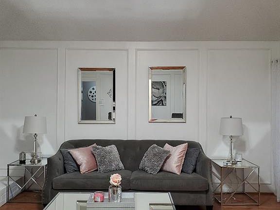 2nd image of 2027 Verlaine Dr