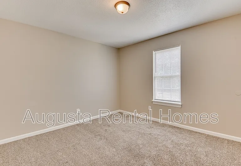 160 Chalet North Ct — Photo 11
