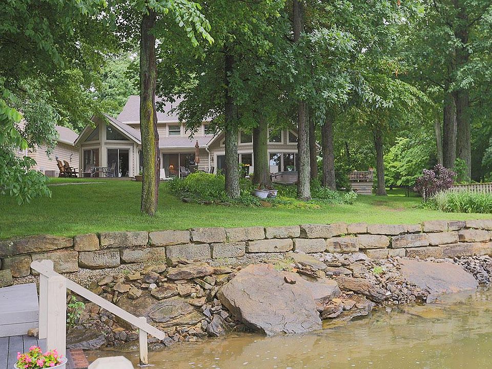 1st image of 3861 Apple Valley Dr