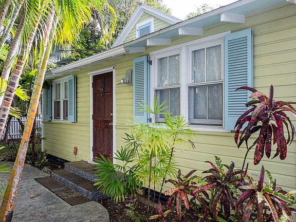 2nd image of 1120 Seminary St