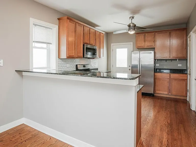 3911 W Addison St #3A — Photo 7