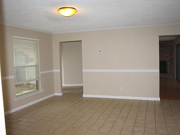 5th image of 8526 Beauchamp Ln