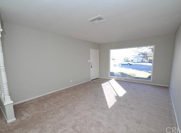 3rd image of 1548 N Mountain View Ave