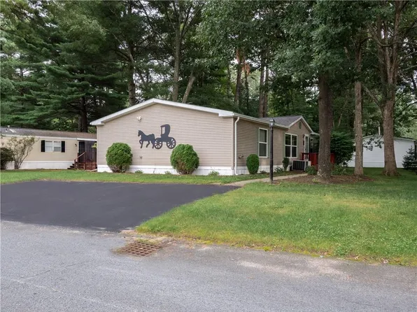 5 Kelly Ln, Coventry, RI 02816