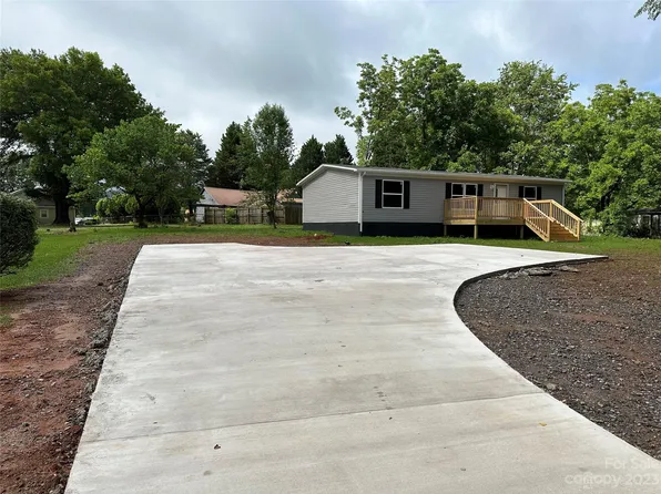 109 Burns St #B, Morganton, NC 28655