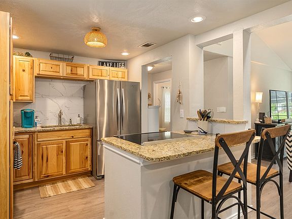 4th image of 1308 Utopia Ct