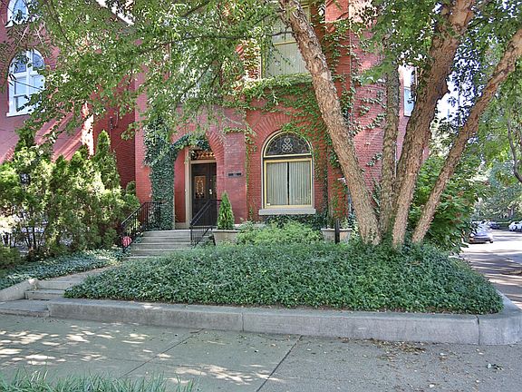3rd image of 101 W Ormsby Ave