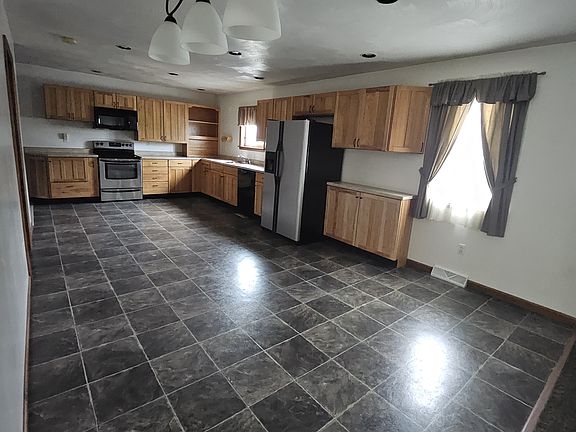 2nd image of 319 Butler Rd W #2-2ED