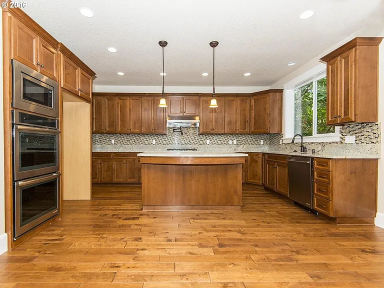 1742 NW Saltzman Rd — Photo 10
