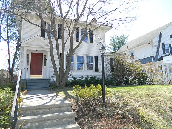 3rd image of 37 Fairlawn Ave