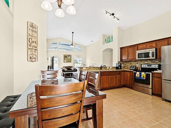 4th image of 2614 Star Lake View Dr