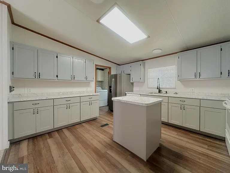 107 Melvin Ave — Photo 5