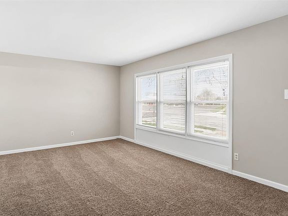 5th image of 160 Saint Cornelius Ln